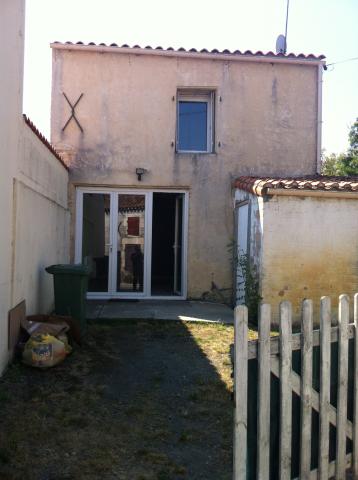 MAISON T3 AVEC APPENTI ET COURS