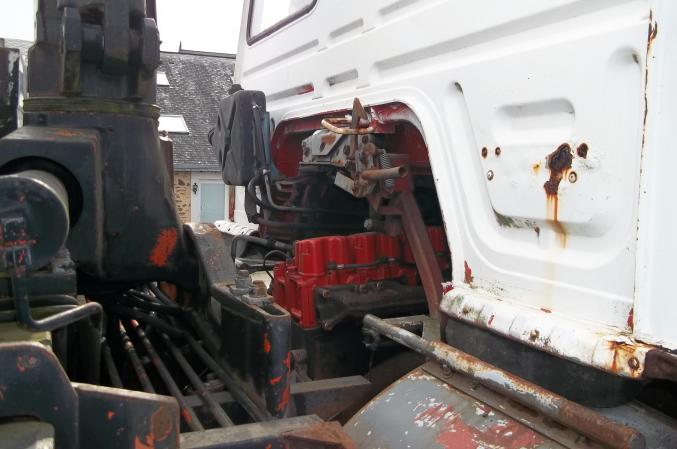 RENAULT G230 PLATEAU / GRUE 11 METRES