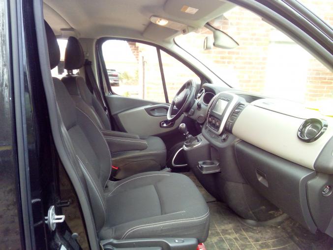 Pour taxi  nissan nv300 minibus confort plus