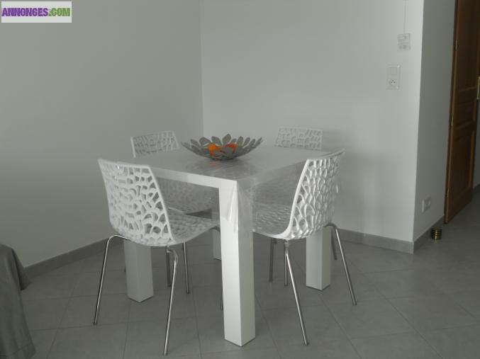 Appartement p2 de bord de mer en centre ville neuf