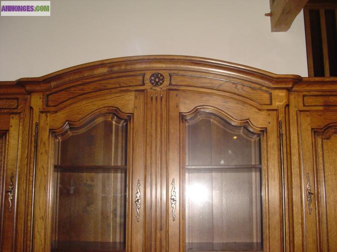 Salle à Manger : buffet, table, chaises