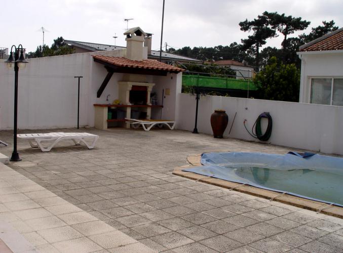 Maison, 3 chambres sur terrain de 500m2 avec piscine et garage, Sesimbra, Portugal