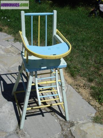 Chaise haute en bois