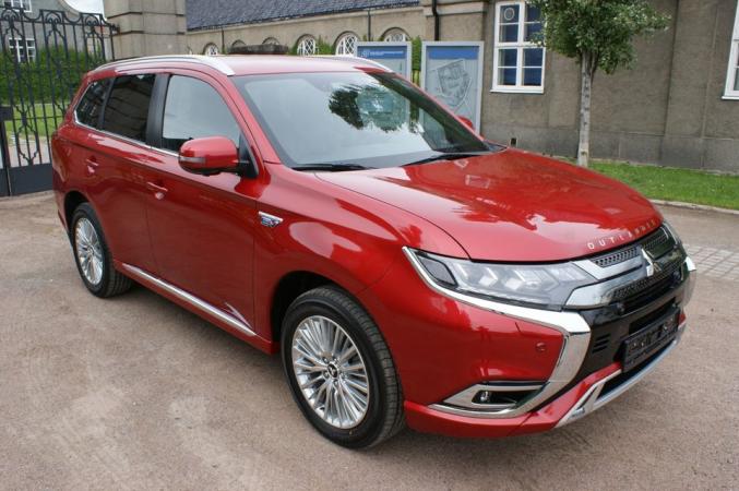 Mitsubishi Outlander PHEV Top 4WD Leder