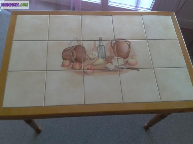 Table carrelée et ses 4 chaises