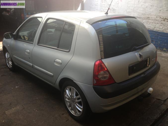 Renault clio initiale paris 5 portes automatique