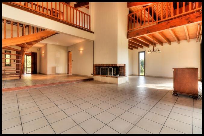 Maison 4 chambres + bureau, 243 m2 avec piscine