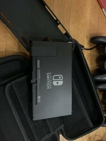 Nintendo Switch bleu-rouge