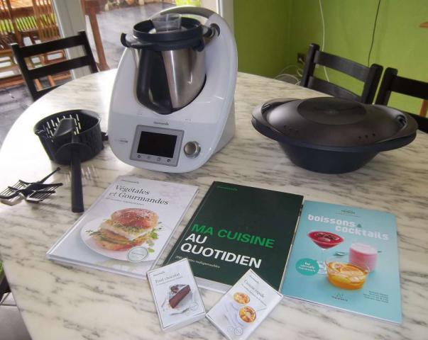 Robot Tm5 très bon état à vendre + 3 livres de cuisine  