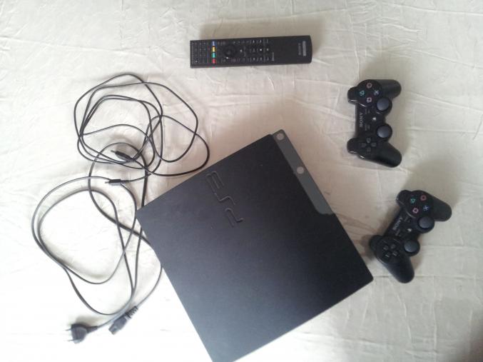 Ps3 slim 350go avec 6 jeux