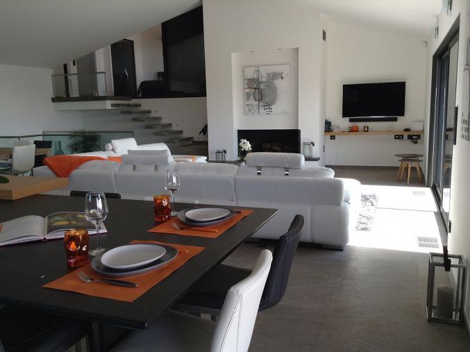 VUE MER AVEC PISCINE, Plage de Santa Giulia