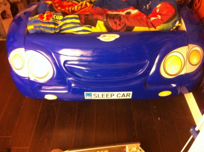 Chambre Enfant (bureau, Armoire, lit)