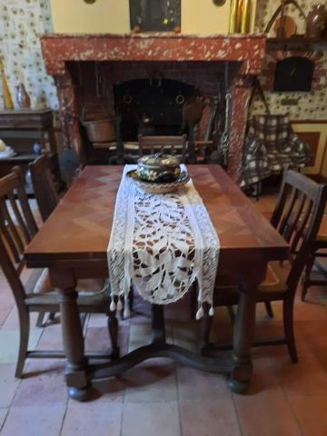 Table salle à manger + chaises