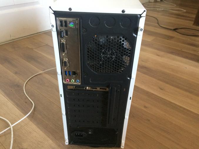 PC Gamer avec écran 22"