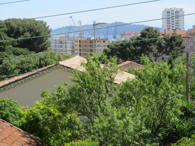 Maison Napoléon III , 4 Ch. garage , jardin .