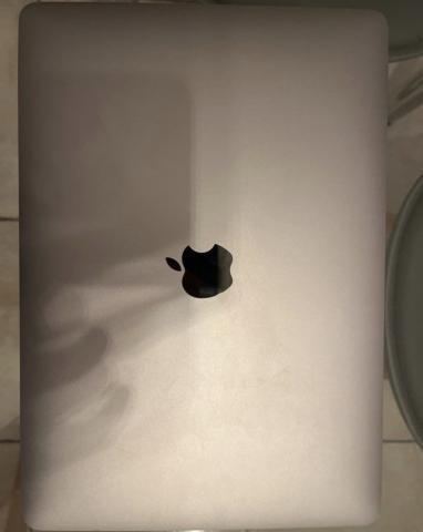 MacBook Air M1 (8-512)