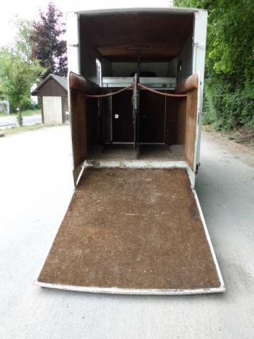 Camion VL Mercedes 309 diesel 5 cylindres