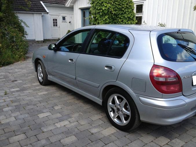 Nissan Almera 2002