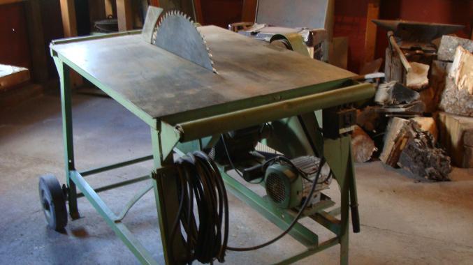 Vends     scie circulaire