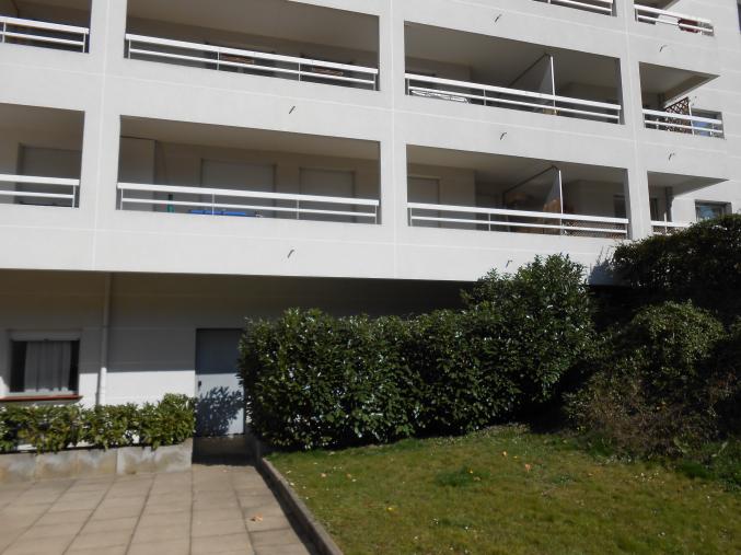 Studio mezzanine dans immeuble de standing