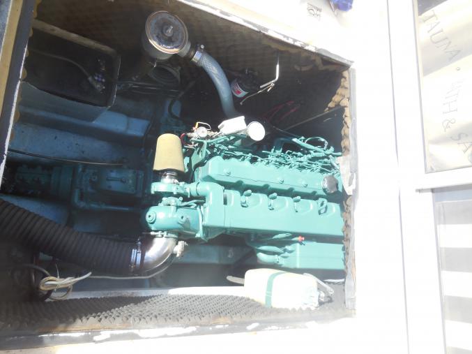 BATEAU A MOTEUR PECHE PROMENADE