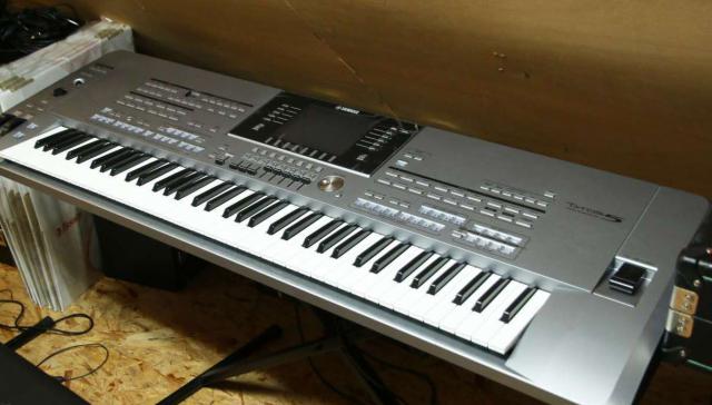 Clavier Yamaha tyros 5-76touche