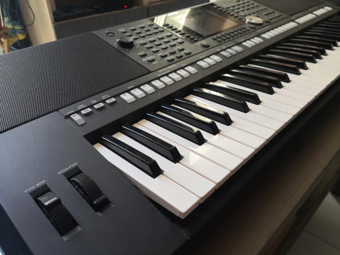 Vends Yamaha PSR S950