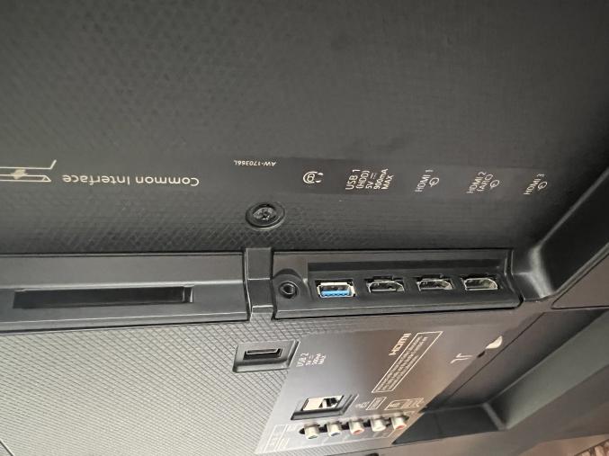 Téléviseur Panasonic 108 cm 4K UHD