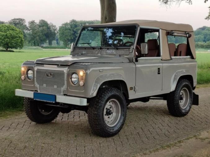 Land Rover Defender 90 Td5 HERITAGE