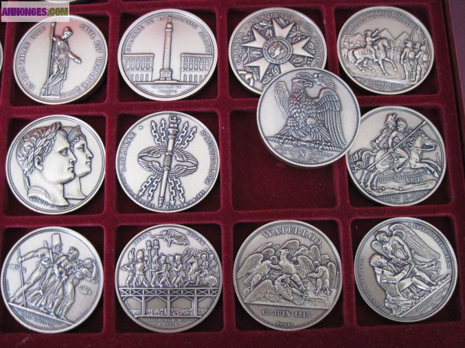 Coffret de 24 médailles IMPERIALES en bronze