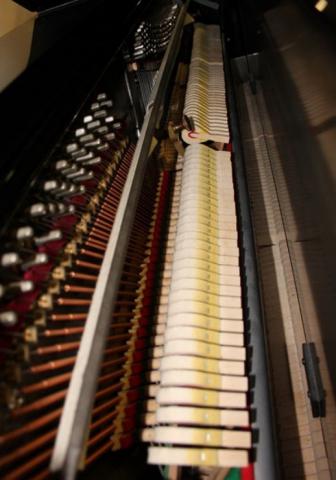 A VENDRE URGENT piano pleyel laque 1/4 de queue noir