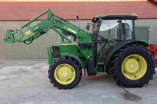 John Deere 5515-4