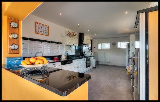 Maison de plain-pied, grand terrain et vue dégagée