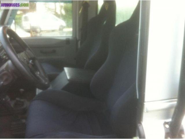 Land Rover Defender 90 2.5 td5 122 hard top 3p