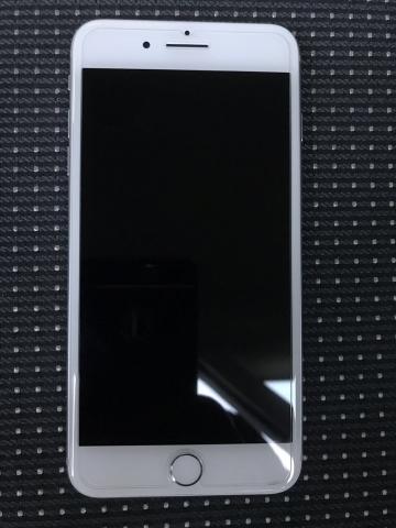 Vend mon IPhone 6s  blanc 32go officiellement débloqué