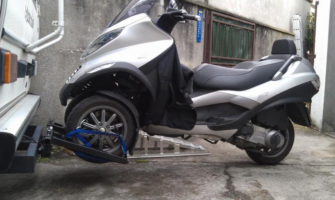 PIAGGIO SCOOTER MP3 REMORQUE "BIKE CARRIER NEW IN EUROPE"
