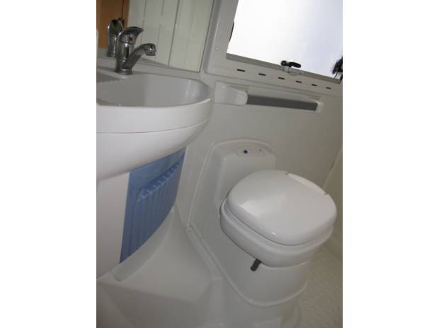 Cède CAMPING CAR CHAUSSON ODYSSEE