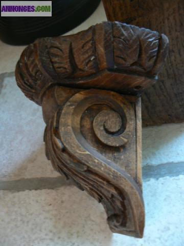P. PETITE CONSOLE DECORATIVE EN CHENE SCULPTE PARFAIT ETAT