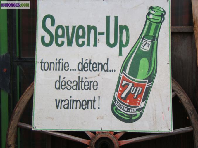 PLAQUE EN FER "SEVEN UP"