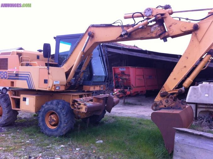 Pelle sur pneus Case 788