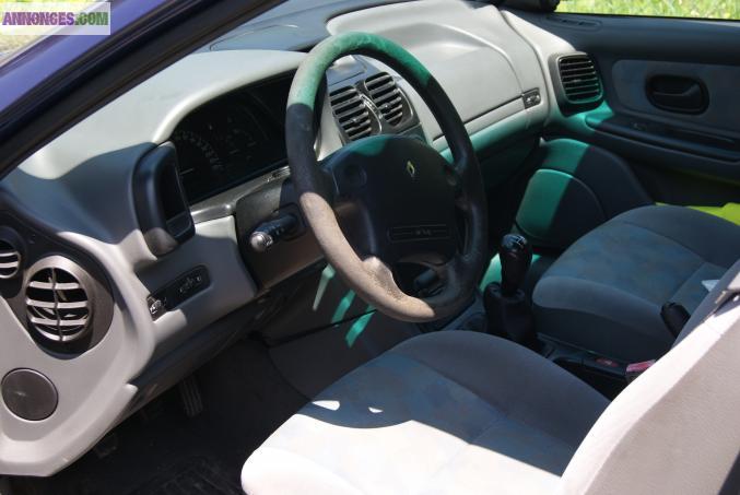 Vend renault LAGUNA  RNE  2L2 td