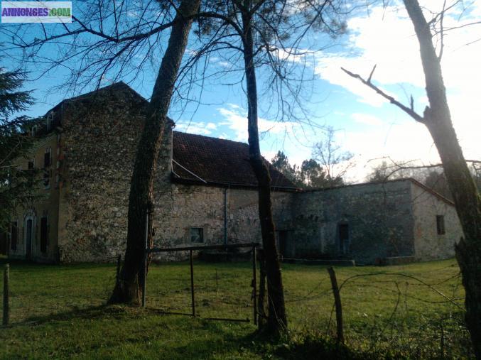 MAISON DE CAMPAGNE A RESTAURER