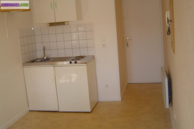 Studio 23M2 centre ville REIMS