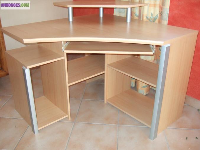 Bureau d'angle en bois clair