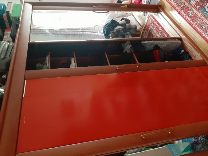 EXEPTIONNELLE ARMOIRE BOIS avec PENDERIE ET 3 PORTES MIROIRS ET MEUBLE AMOVIBLE