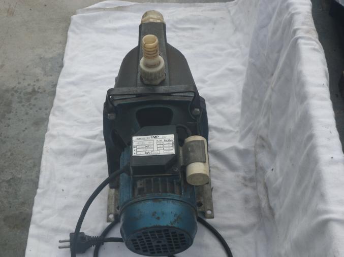 POMPE A EAU DE JARDIN.