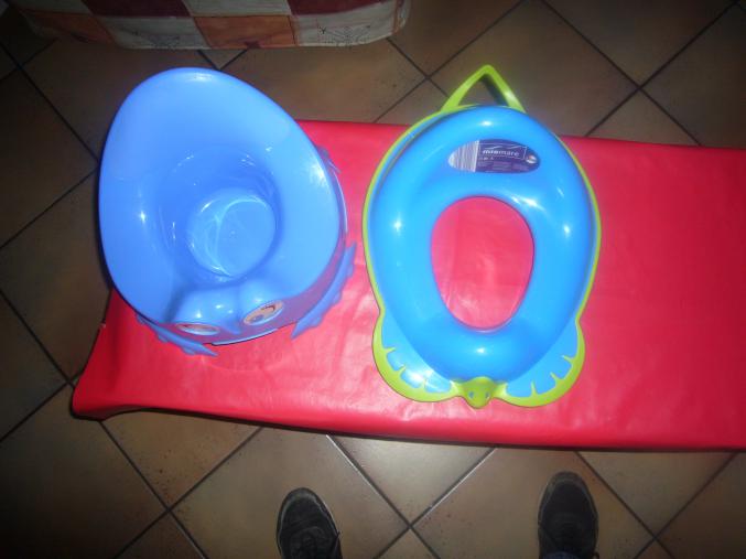 Pot et rehausseur de toilette