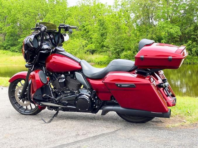 Harley-Davidson Touring FLHXS Street Glide Special 