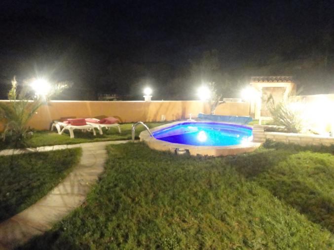 VILLA BELLES PRESTATIONS, PISCINE, VUE et TERRAIN 1000 m²