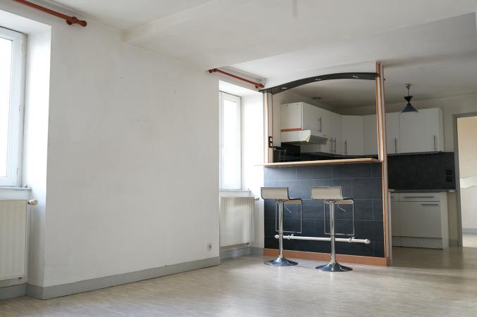 Bel appartement plein sud / corniche vue mer arsenal